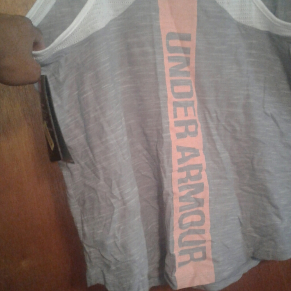 Under Armour tank - Picture 4 of 7
